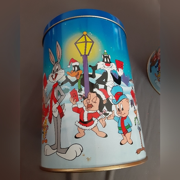 Pair of Bugs Bunny and Friends Metal Xmas Tins - Picture 2 of 3